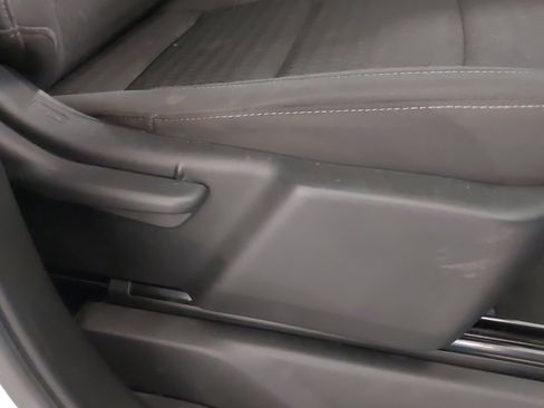 Used 2024 Chevrolet Silverado 2500 LT AWD/4WD image 45