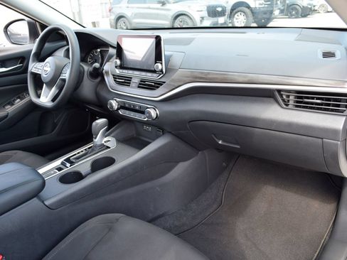 Used 2025 Nissan Altima 2.5 SV AWD/4WD image 21