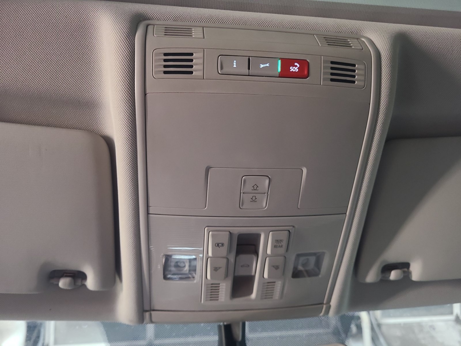 Used 2020 Volkswagen Tiguan SE FWD image 29