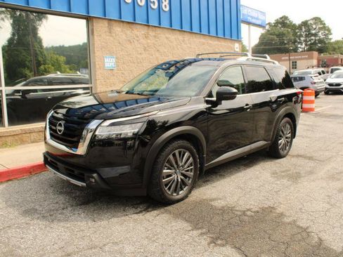 Used 2022 Nissan Pathfinder SL w/ SL Premium Package AWD/4WD image 3