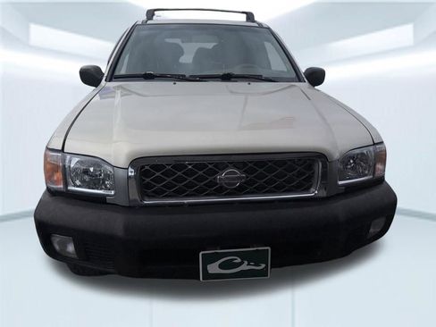 Used 1999 Nissan Pathfinder XE image 11