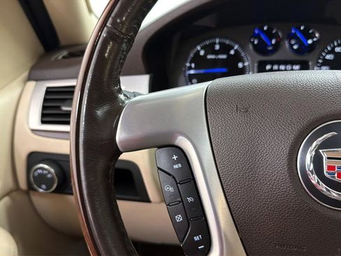 Used 2007 Cadillac Escalade AWD w/ Climate Package image 27