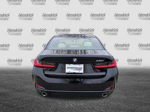 Certified 2023 BMW 330i Sedan w/ Premium Package image 9