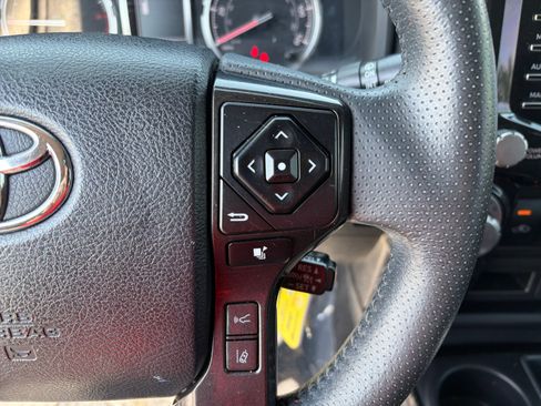 Used 2020 Toyota 4Runner TRD Off-Road AWD/4WD image 15
