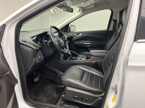 Used 2019 Ford Escape SEL image 3