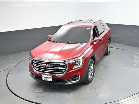 Used 2023 GMC Terrain SLT AWD/4WD image 36