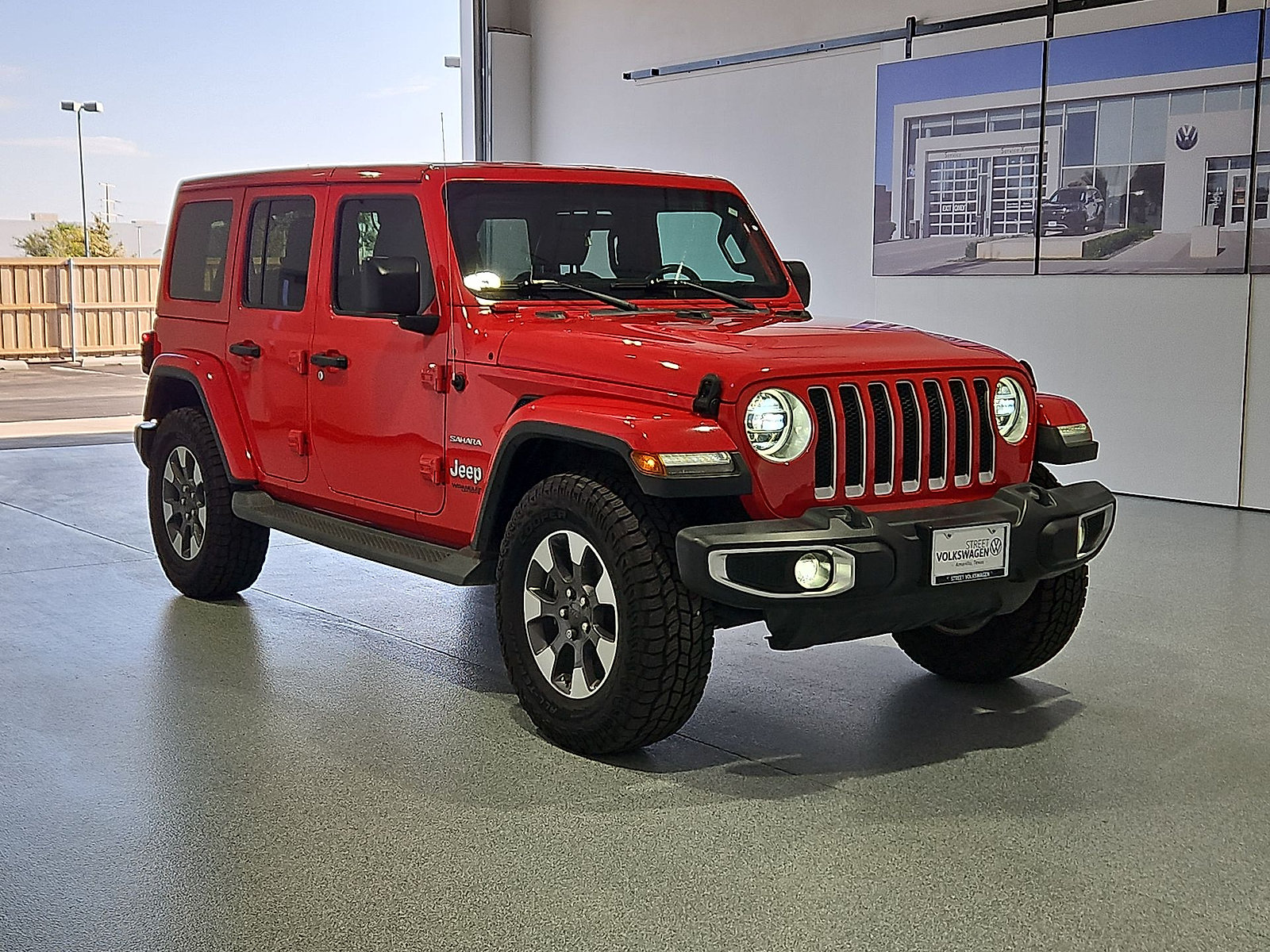 Used 2021 Jeep Wrangler Unlimited Sahara AWD/4WD image 2