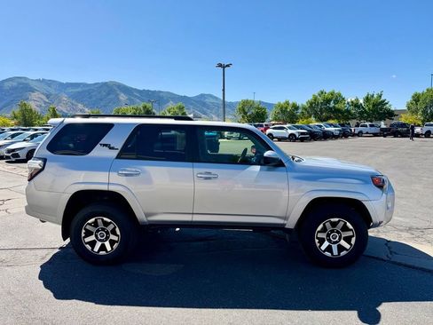 Used 2023 Toyota 4Runner TRD Off-Road AWD/4WD image 5