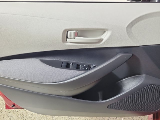 Used 2025 Toyota Corolla LE FWD image 21