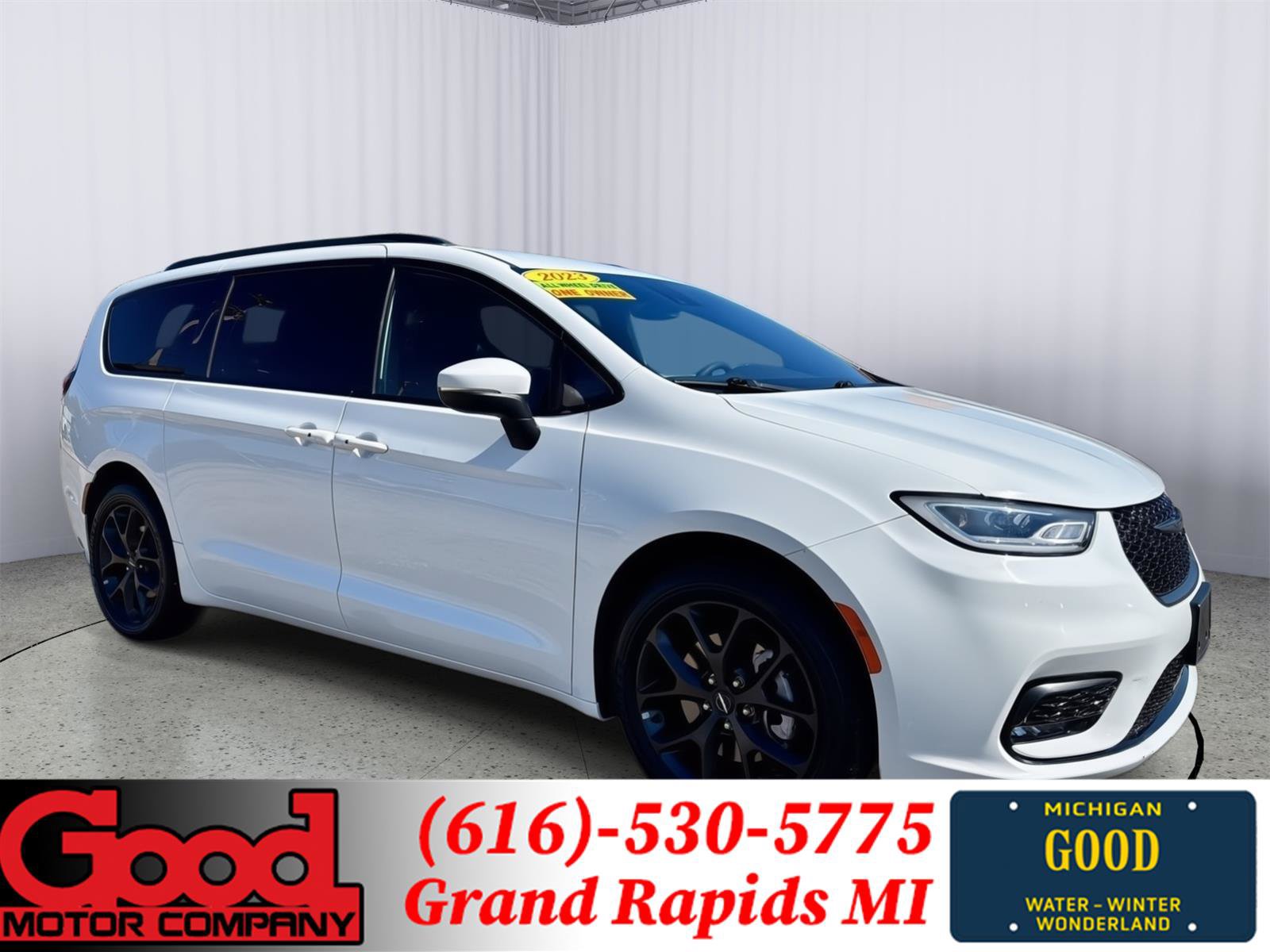 Used 2023 Chrysler Pacifica Touring-L w/ S Appearance Package AWD/4WD image 1