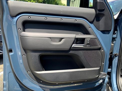 New 2025 Land Rover Defender 110 S image 11