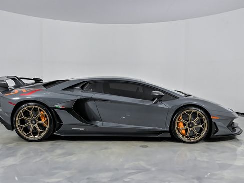 Used 2019 Lamborghini Aventador SVJ image 15
