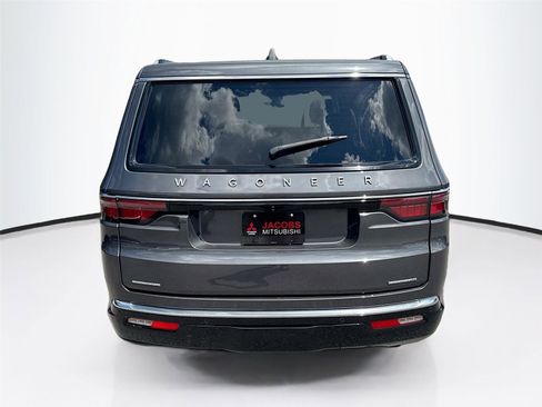 Used 2022 Jeep Wagoneer Series III w/ Flexible Seating Group image 6
