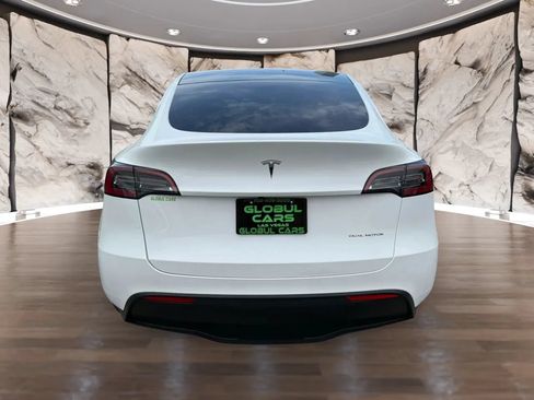 Used 2023 Tesla Model Y Long Range AWD/4WD image 6