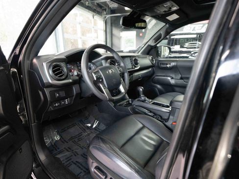 Used 2023 Toyota Tacoma TRD Sport w/ TRD Premium Sport Package image 7