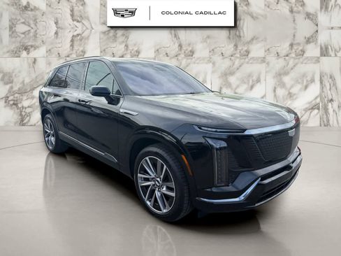Used 2026 Cadillac Vistiq Sport w/ LPO, Floor Liner Package AWD/4WD image 7