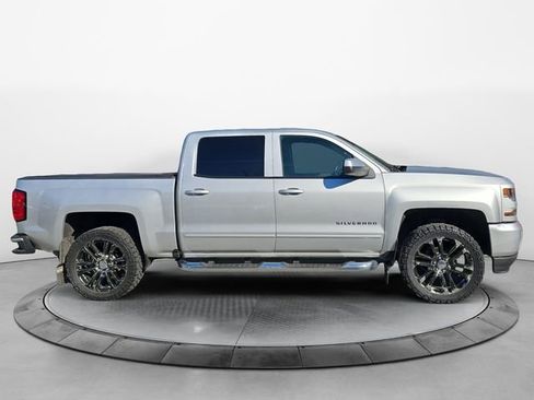 Used 2018 Chevrolet Silverado 1500 LT w/ All Star Edition image 4