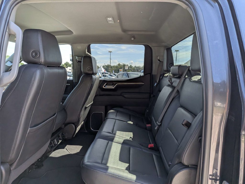 Used 2025 GMC Sierra 1500 SLT AWD/4WD image 11
