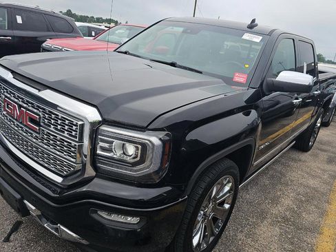Used 2017 GMC Sierra 1500 Denali w/ Denali Ultimate Package AWD/4WD image 1