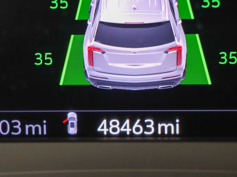 Used 2023 Cadillac XT6 Sport w/ Technology Package image 16