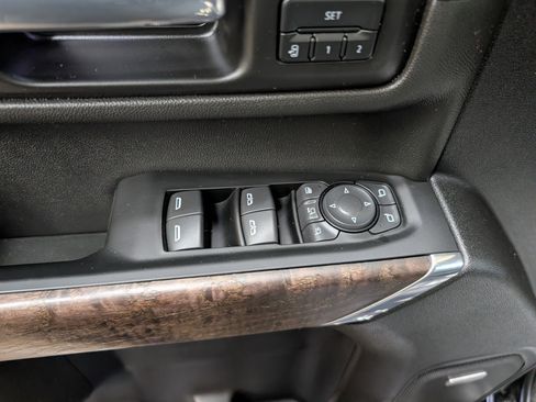 Used 2022 GMC Sierra 3500 Denali AWD/4WD image 10