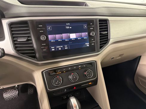 Used 2018 Volkswagen Atlas SE AWD/4WD image 16