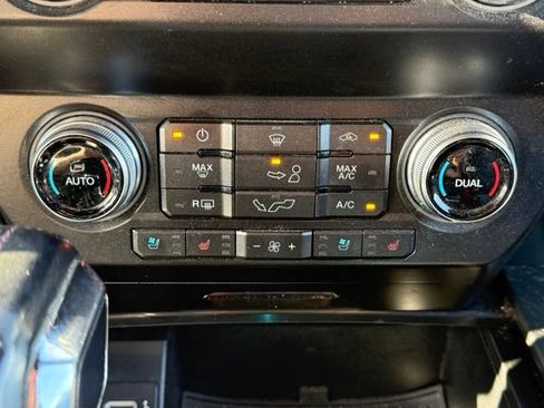 Used 2019 Ford F150 Lariat w/ Equipment Group 502A Luxury AWD/4WD image 30