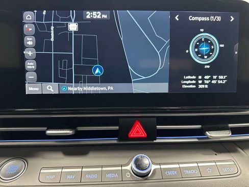 Used 2025 Hyundai Elantra SEL FWD image 27