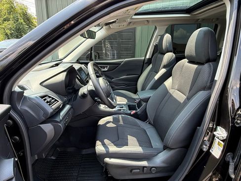 Used 2024 Subaru Forester Premium image 2