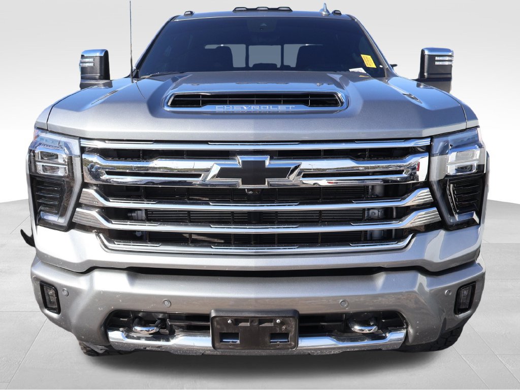 Used 2025 Chevrolet Silverado 3500 High Country w/ High Country Premium Package AWD/4WD image 5