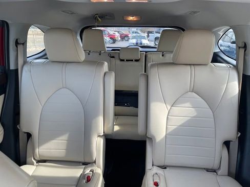 Used 2022 Toyota Highlander XLE image 28