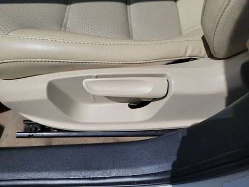 Used 2011 Volkswagen Jetta SE FWD image 20