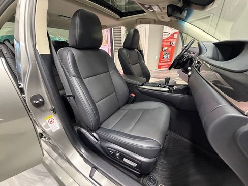 Used 2017 Lexus GS 350 AWD image 4