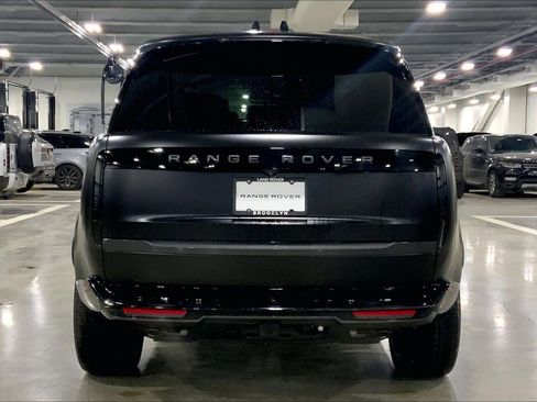 New 2026 Land Rover Range Rover Long Wheelbase Autobiography image 4