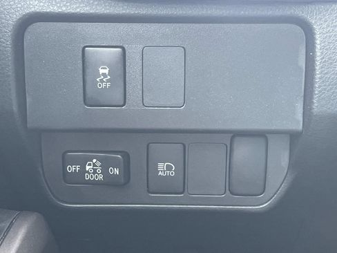 Used 2023 Toyota Tacoma SR5 w/ Technology Package image 26