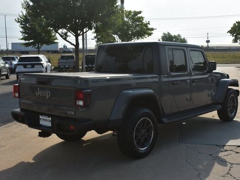 Used 2022 Jeep Gladiator Overland w/ Trailer Tow Package AWD/4WD image 5