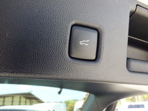 New 2025 Ford Escape SE image 18