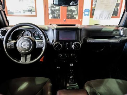 Used 2017 Jeep Wrangler Unlimited Sport image 17