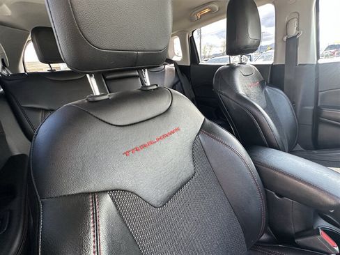 Used 2020 Jeep Compass Trailhawk AWD/4WD image 14