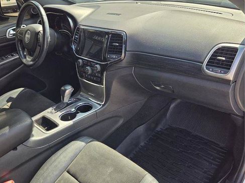 Used 2021 Jeep Grand Cherokee Laredo X RWD image 19