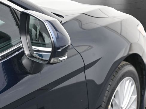 Used 2020 Toyota Camry XLE image 14