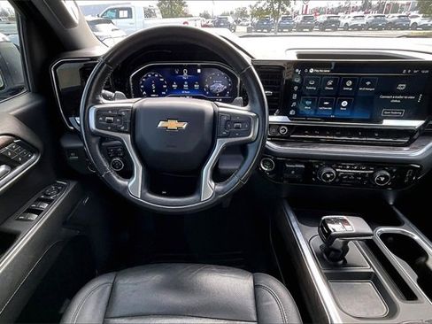 Used 2022 Chevrolet Silverado 1500 LTZ w/ Technology Package image 8