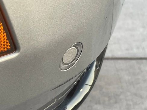 Used 2025 Chevrolet Suburban Z71 image 8