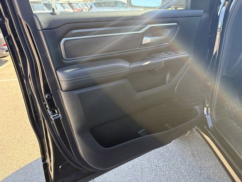 New 2026 RAM 1500 4x4 Crew Cab image 9