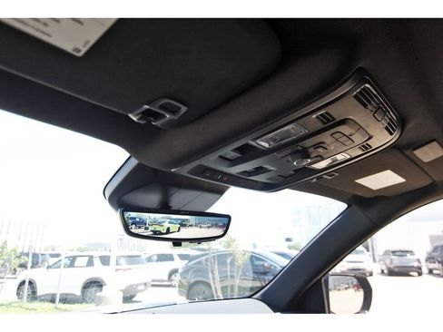 Used 2023 Cadillac Escalade Premium Luxury image 21