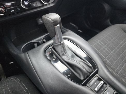 Certified 2024 Honda HR-V LX image 32