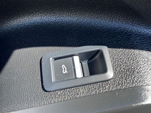 Used 2022 Audi Q5 2.0T Premium AWD/4WD image 25