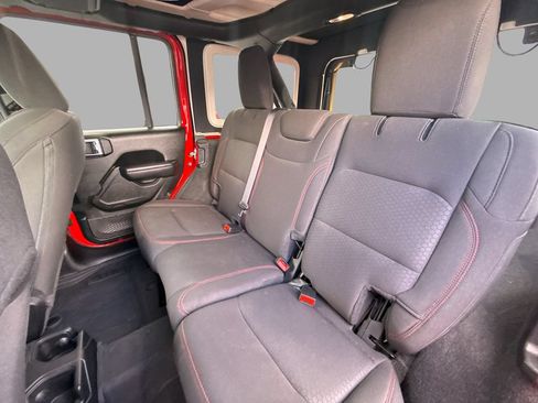 Used 2023 Jeep Wrangler Unlimited Rubicon w/ Cold Weather Group AWD/4WD image 13