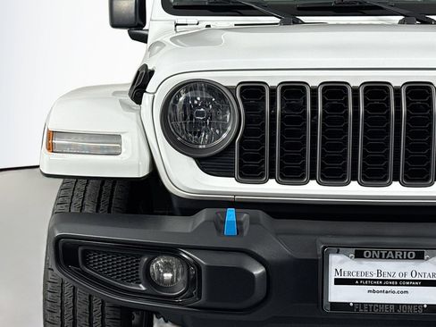 Used 2024 Jeep Wrangler Unlimited w/ Convenience Group AWD/4WD image 14