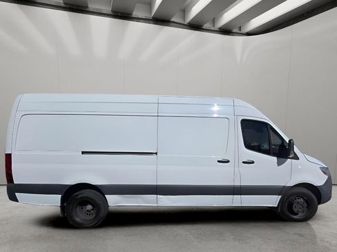Used 2022 Mercedes-Benz Sprinter 3500 w/ Parking Package image 5